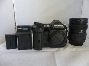 Olympus E-1 with Zuiko Digital 14-54mm F2.8-3.5 Zoom Lens. shutter count is 3370
