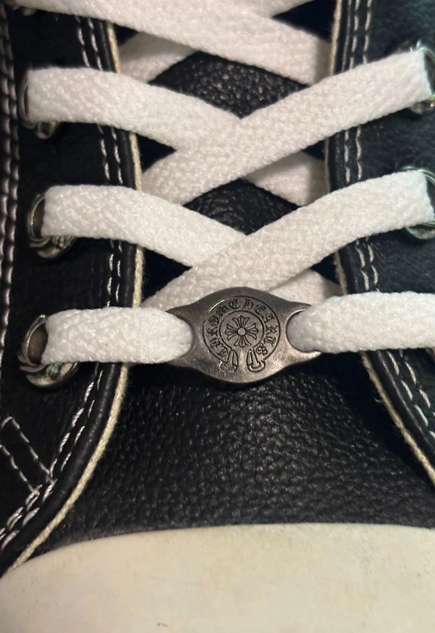 Corazones Cromados Cuero Converse + Cruz Tachonada Plata 925 y Hardwares Foto 2 de 4