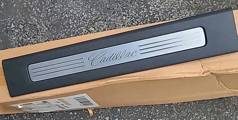 Cadillac Escalade 2007-2014 ESV puerta interior umbral placa de desgaste trasero negro ébano Foto 2 de 4