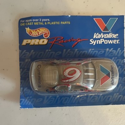 Hot Wheels Pro Racing Valvoline SynPower Mark Martin NASCAR Diecast Car 1998