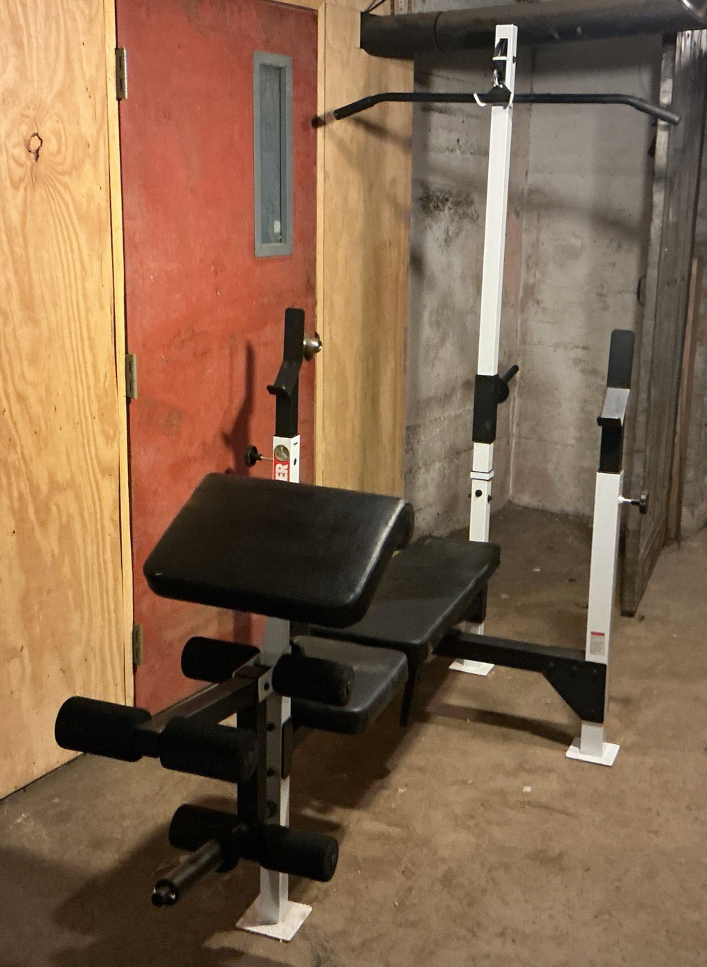 Weider Pro 495 Weight Bench With Lat Tower Curl Pad Leg Atta
