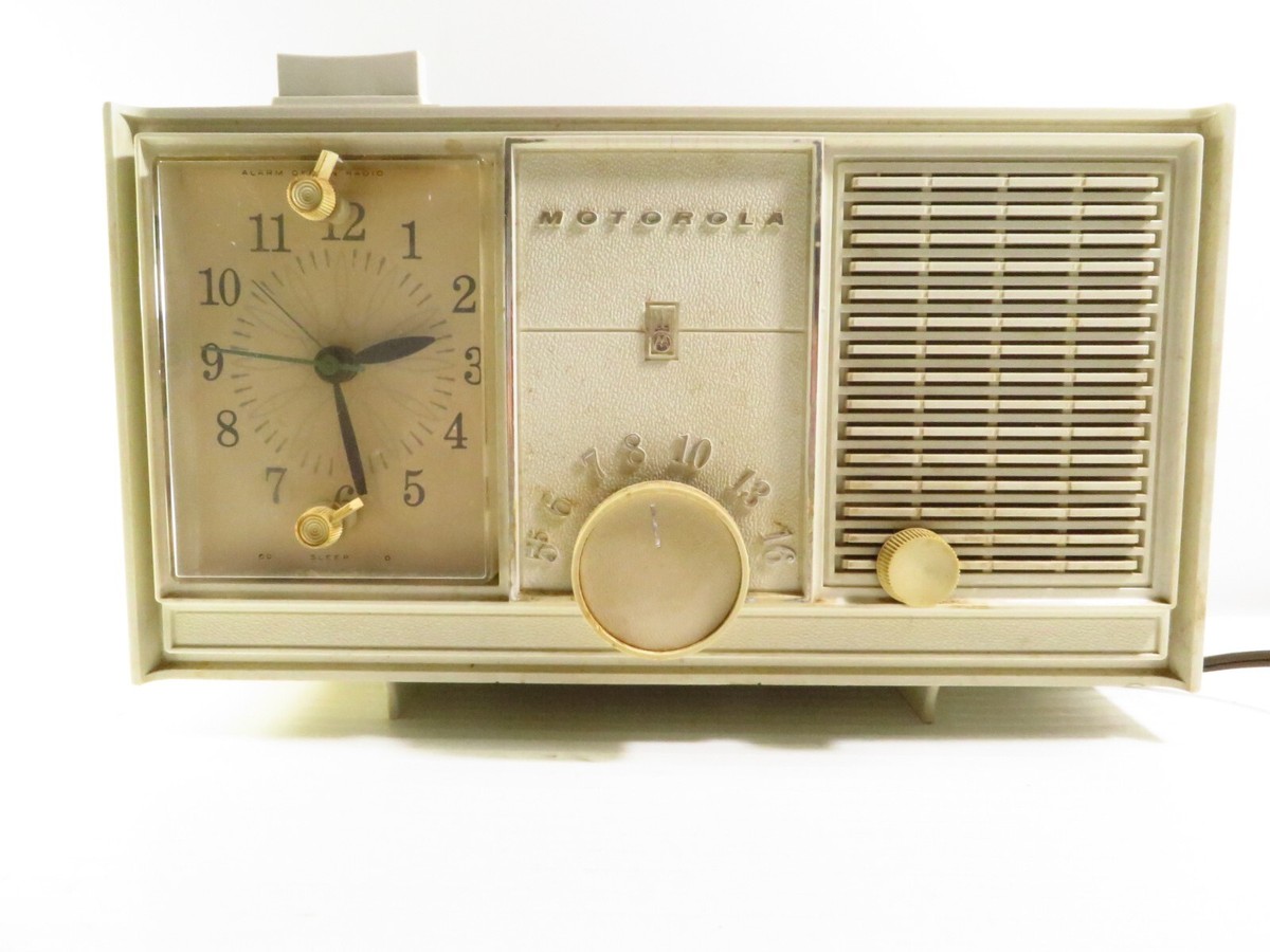 Vintage Motorola AM Tabletop Radio w/ Alarm Clock Off White AC41AH