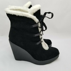 mia wedge booties