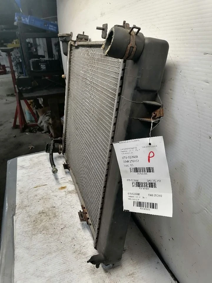 Radiador 6 cilindros compatible con 93-97 Grand Cherokee 1561993 Foto 2 de 4