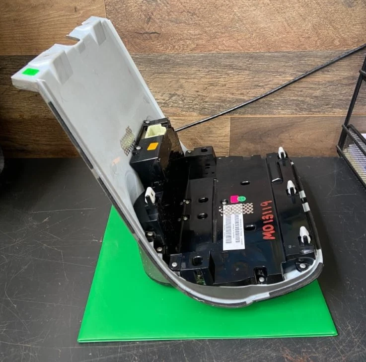 2010 2015 Chevrolet Camaro Radio Audio Equipment AM FM XM MP3 Control Panel Used Foto 4 de 4