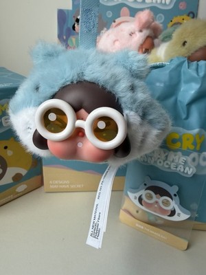 NEU Versiegelte Verpackung - Crybaby Cry Me An Ocean Serie Plüsch Anhänger - Der Mantarochen