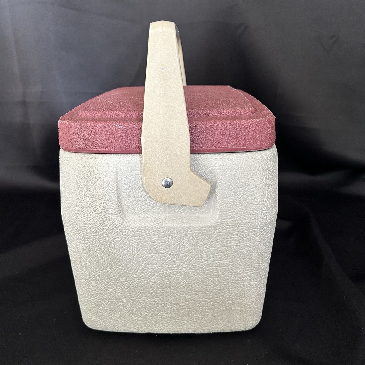 ColemanAudio M3　中古品 Vintage 1980s Coleman Personal 8 Cooler Burgundy Lid 5272 | eBay