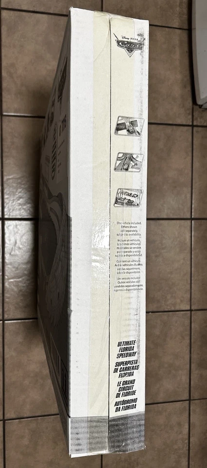 Disney Pixar Cars 3 Ultimate Florida Speedway Track Set con 6 Coches Nuevo Sellado Foto 4 de 4