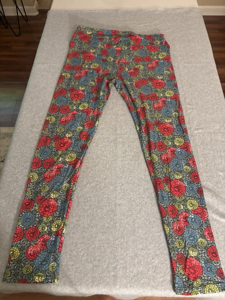 Leggings TC LuLaRoe - Diseño Floral Rojo, Azul y Amarillo Nuevos Foto 2 de 4