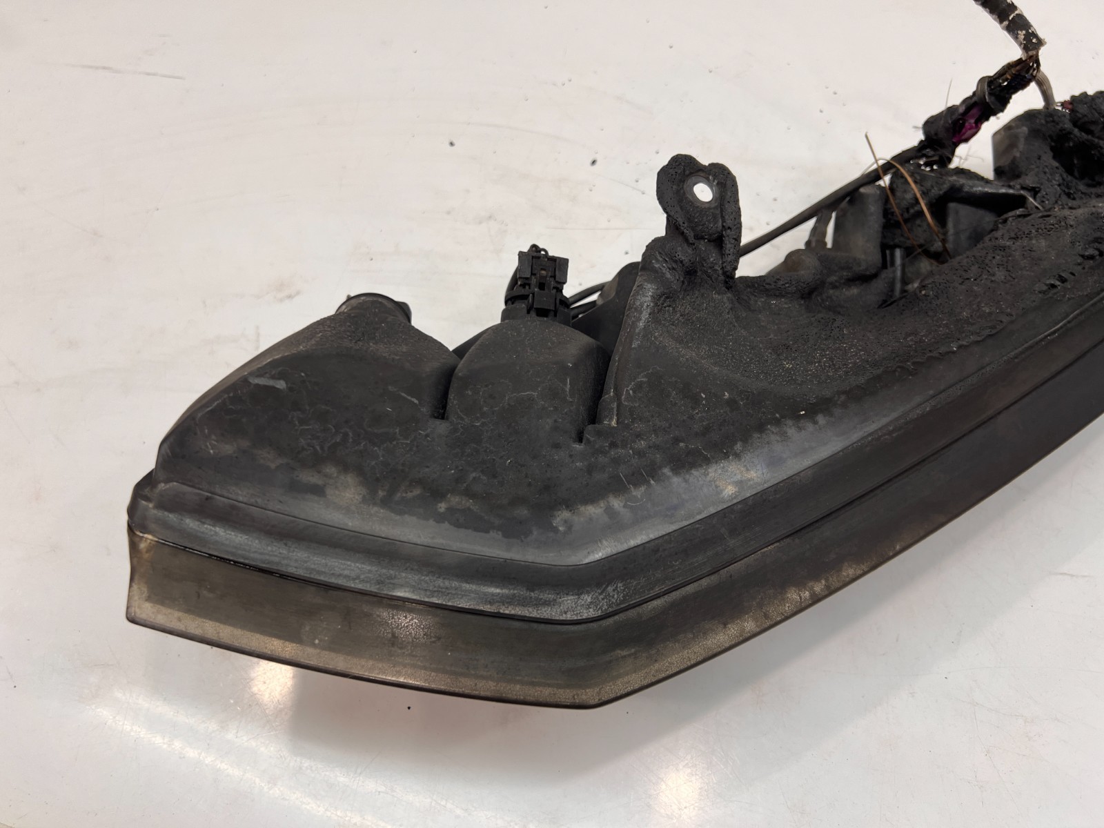 LAMBORGHINI AVENTADOR S SVJ REAR RIGHT PASSENGER SIDE TAIL LIGHT OEM 470945096E