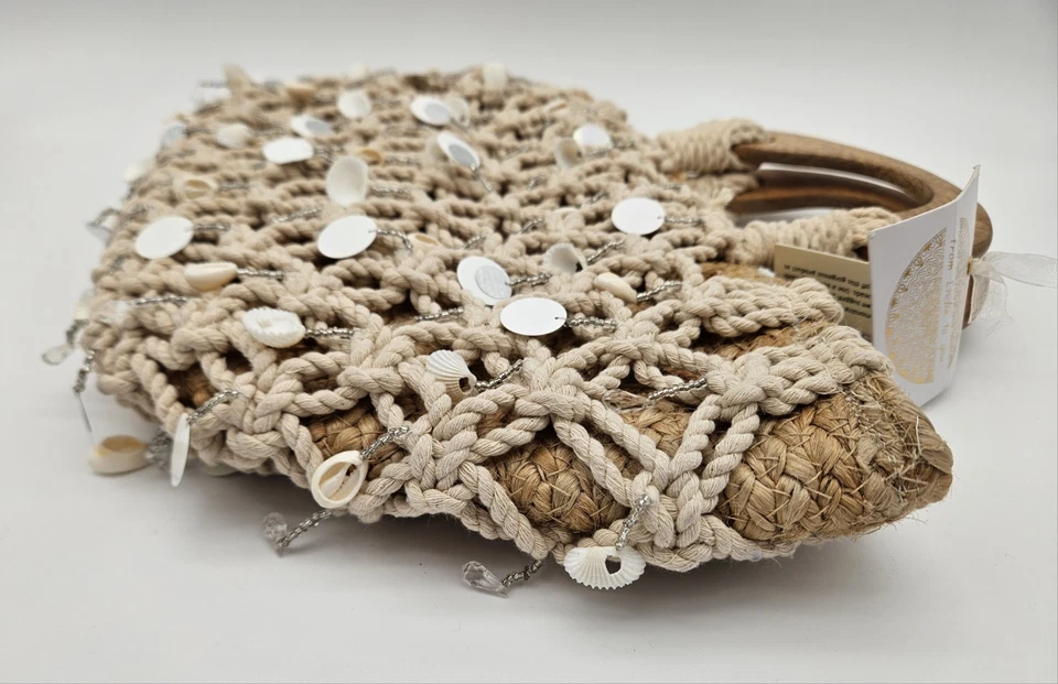 Bolso de mano hecho en la India Seashell, asas de madera, conchas genuinas, cuentas cosidas a mano Foto 4 de 4