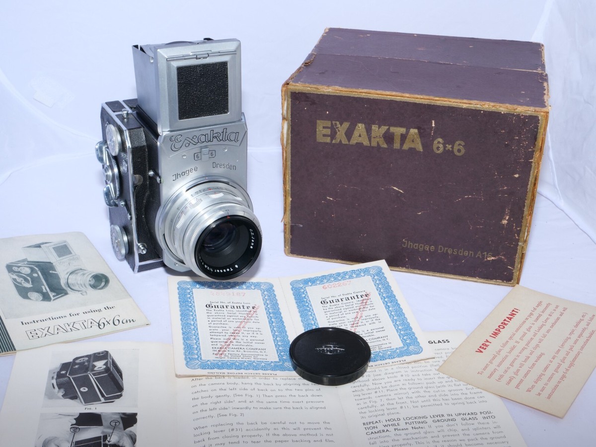 Exaktaカメラケース 002 <Exakta Camera Case> Ihagee Exakta 66 vintage film SLR Camera. Zeiss TESSAR 80mm