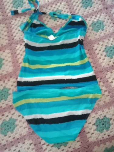 Target Swimsuit Tankini 2 Piece Set Size 10 Womens Swim - Picture 2 of 2