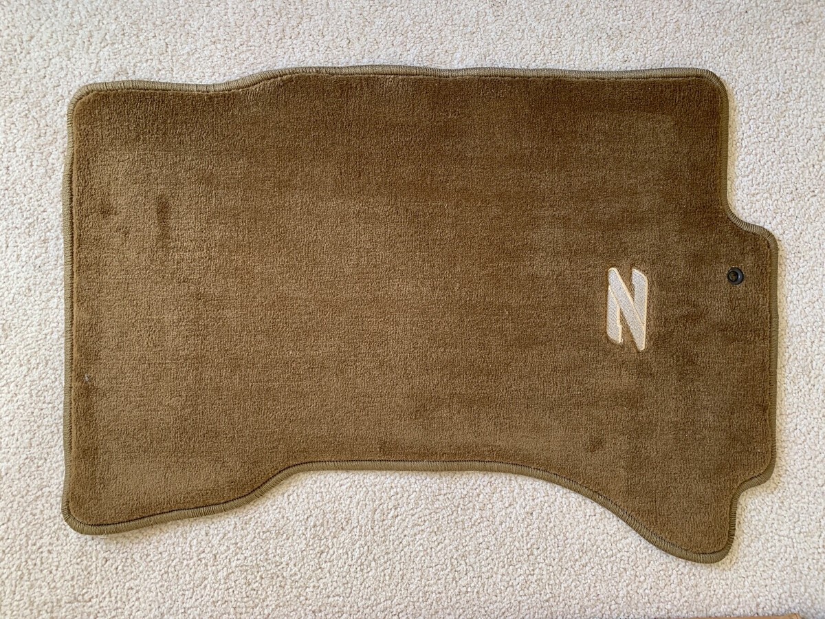 Nissan 300ZX Z32 NIB trunk trim panels, floor mats, package tray