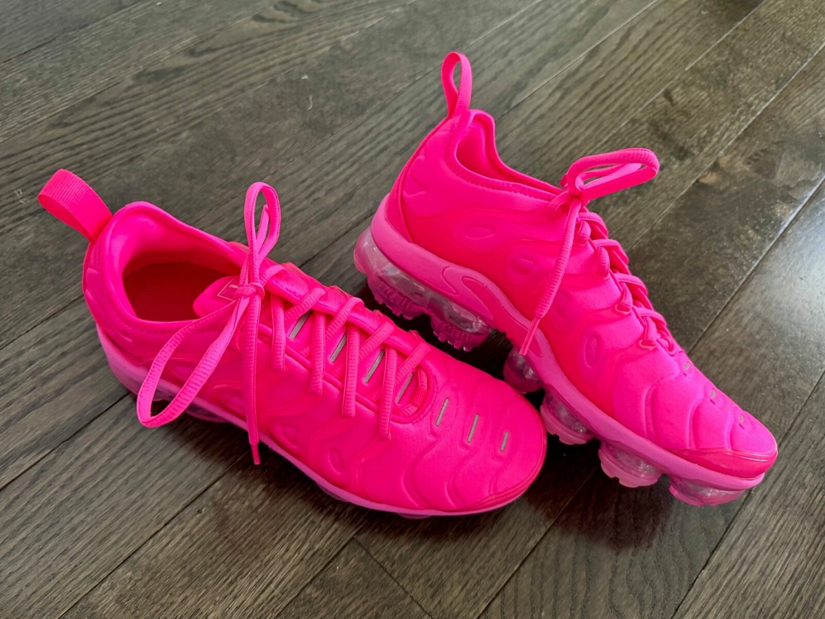 vapormax neon pink