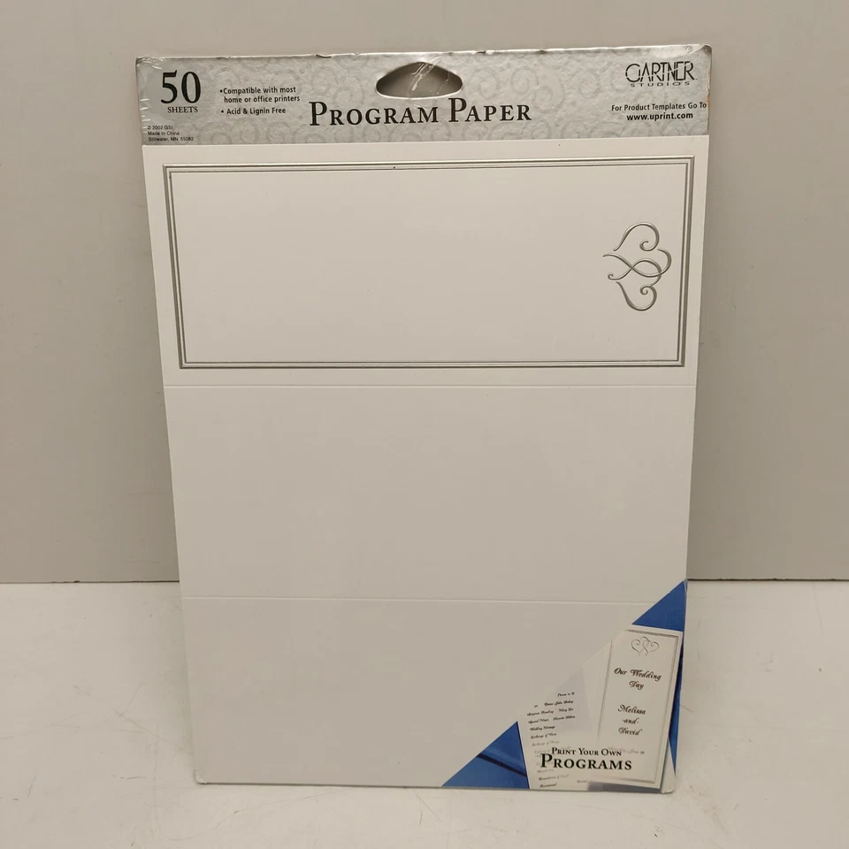 Corazones de platino sobre papel blanco triple pliegue programas de boda Gartner (61301) Foto 2 de 3