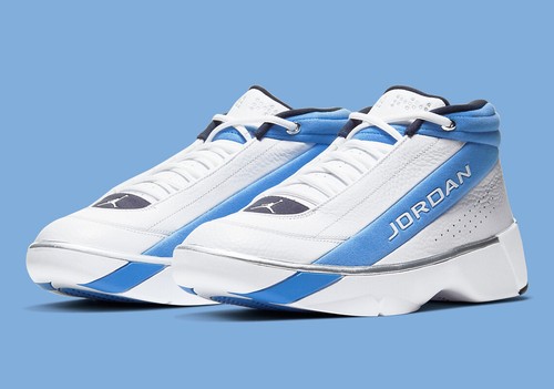 Nike Air Jordan Team Showcase UNC Size 