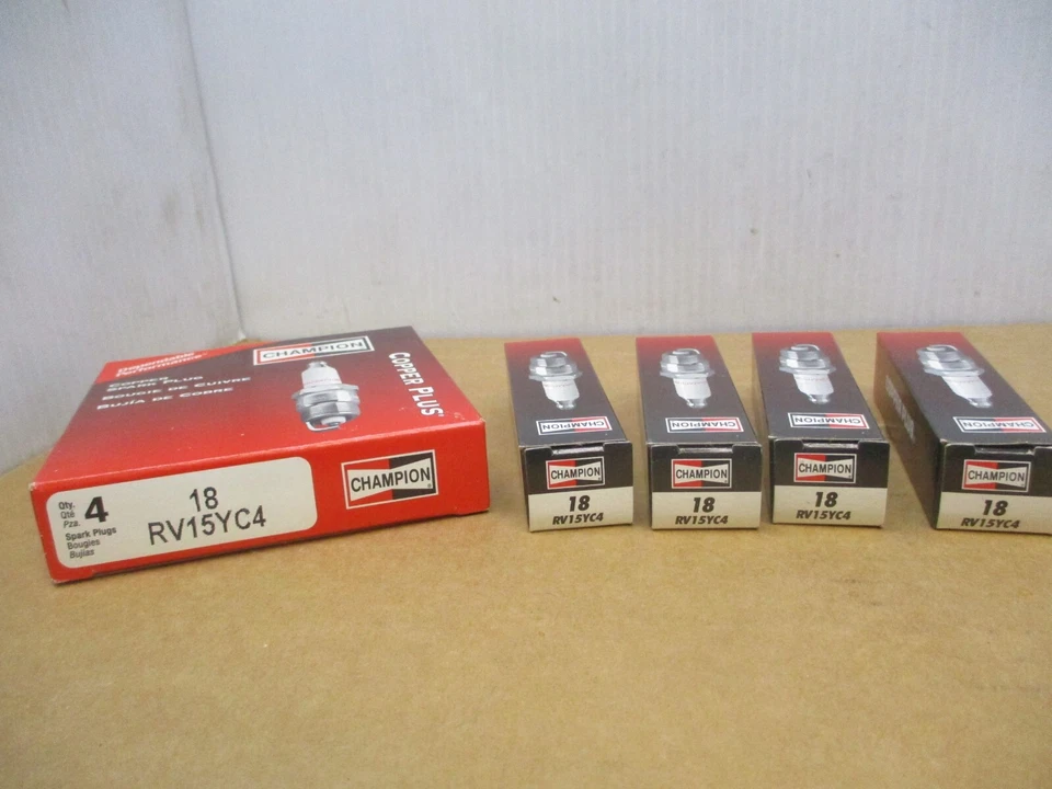 4 bujías Champion NOS Copper Plus # 18, RV15YC4 Foto 3 de 3