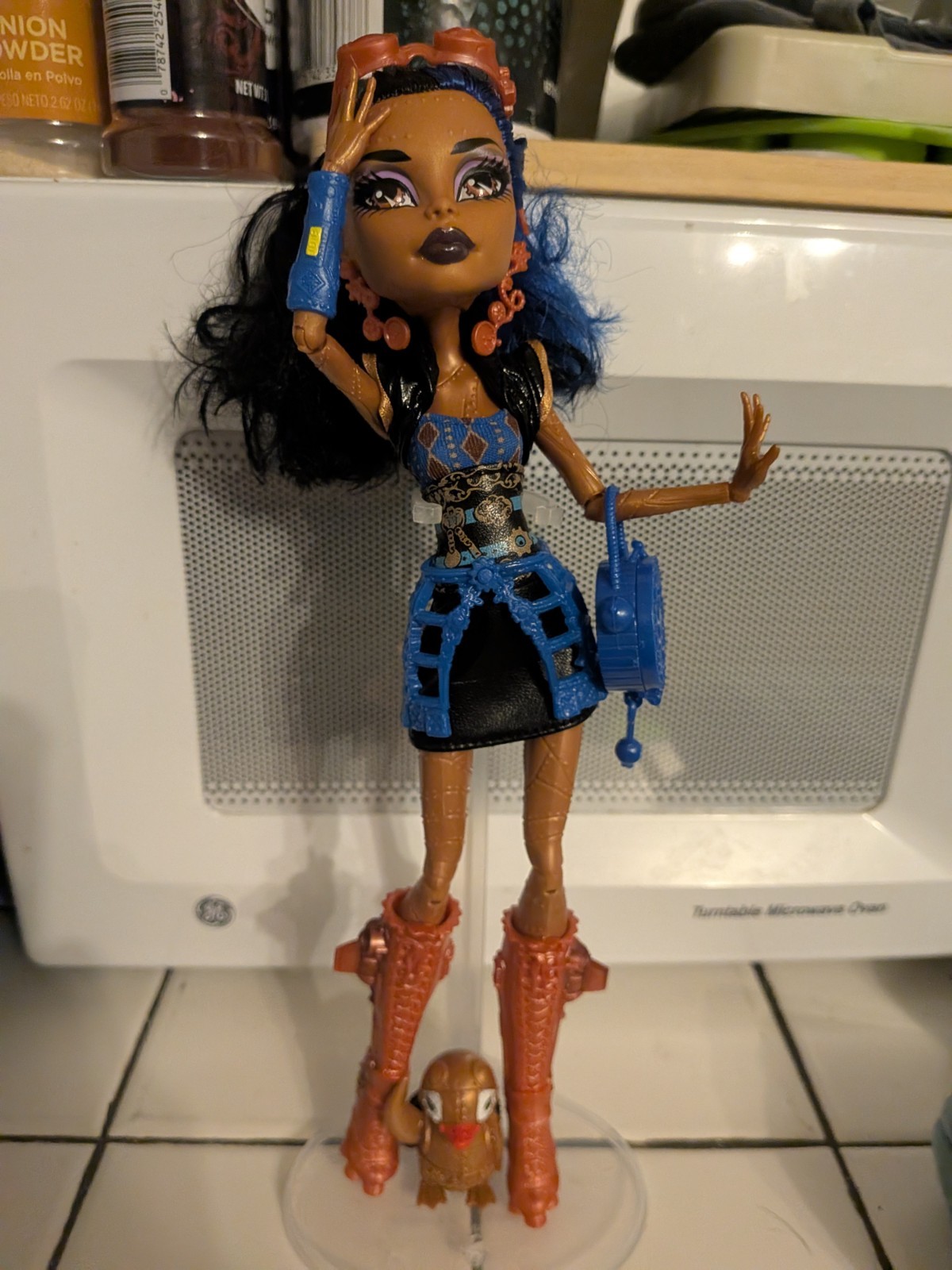 Monster High Robecca Steam Doll with Pet Penquin 10.5" First