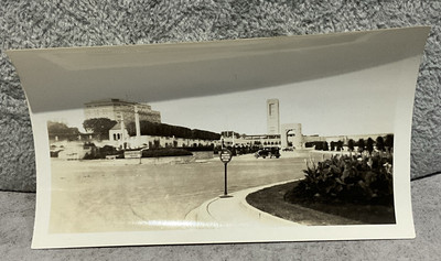 1930s Photo Niagra Falls NY Parking Lot Vintage Car Sign Snapshot