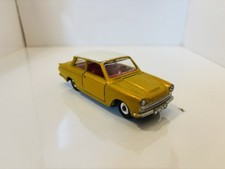 Dinky Toys #133 Ford Cortina Mk.I - Gold/White roof