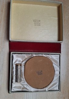 Pristine Mid Century Vogue Vanities Powder Compact Set with Original Box & Puff