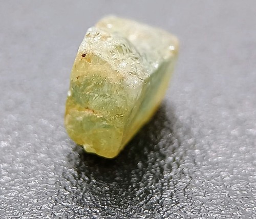 100% NATURAL AUSTRALIAN Rough Dark Yellowish Green SAPPHIRE 2.34ct Tasmania SI1 - Picture 14 of 16