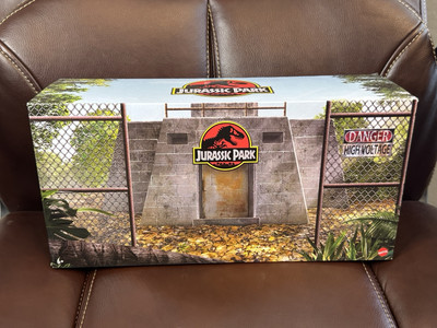Mattel SDCC Jurassic Park Final Scene Ray Arnold Samuel L Jackson Action Figure