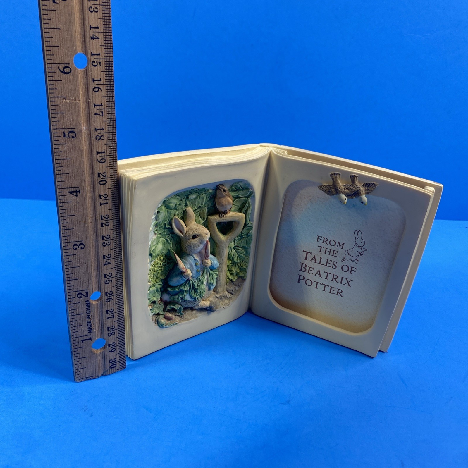 “The Tale Of Peter Rabbit” Beatrix Potter Nursery Enesco 3D Book Photo Frame