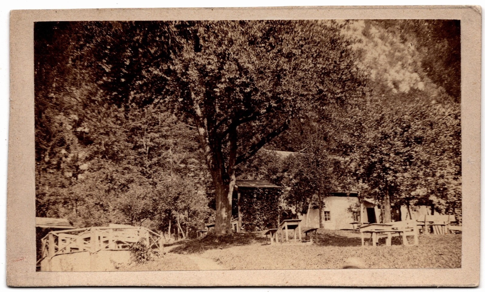 ANTIQUE CDV CIRCA 1870s  TWO CDVS OF HOUSE AND LAWN WITH BOY AND PICNIC TABLES — additional view