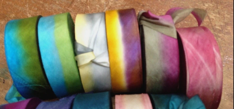 Cinta de seda teñida a mano 1" en el sesgo 1yd hecha en USA Foto 3 de 4