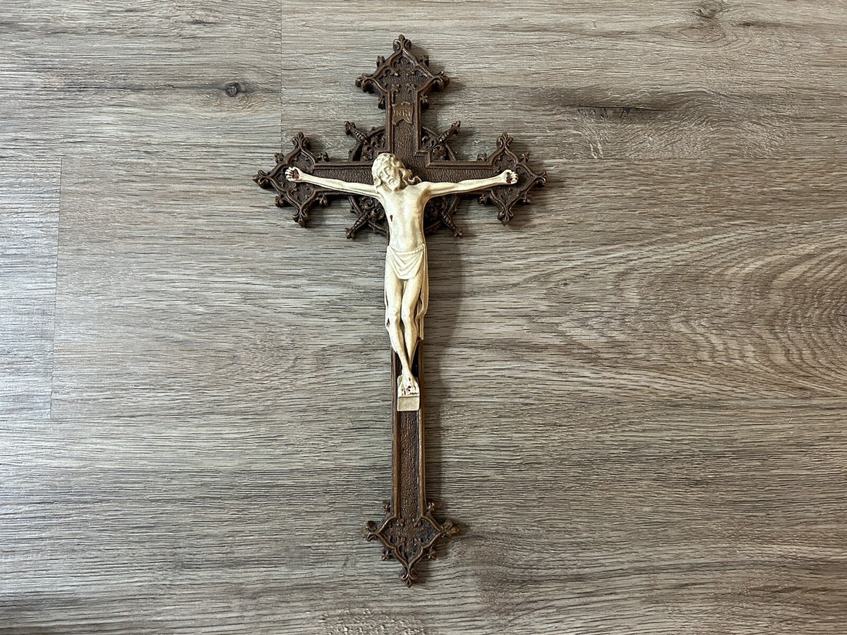 Vintage Boynton & Co Barwood Religious Catholic Repousse Jesus