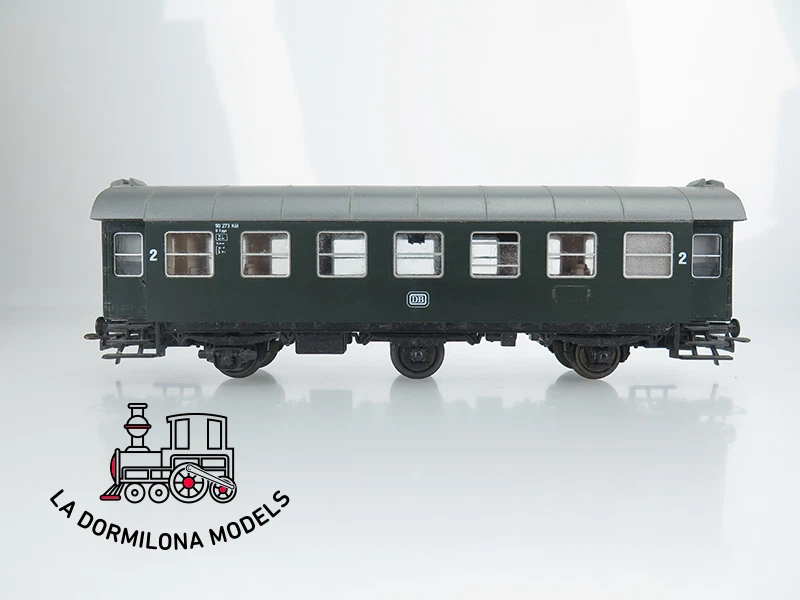 MG2013 H0 =DC ROCO 4214 Personenwagen 2. Kl. der DB - OVP