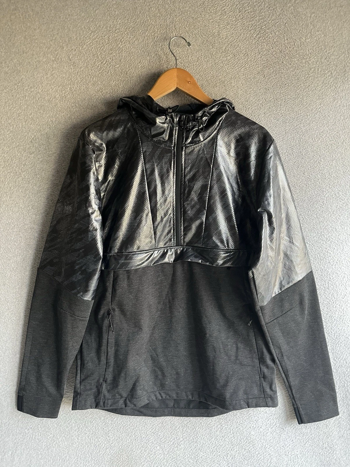 NWT Under Armour Storm Water Resistant Hydrosurge Jacket Men’s Large Black