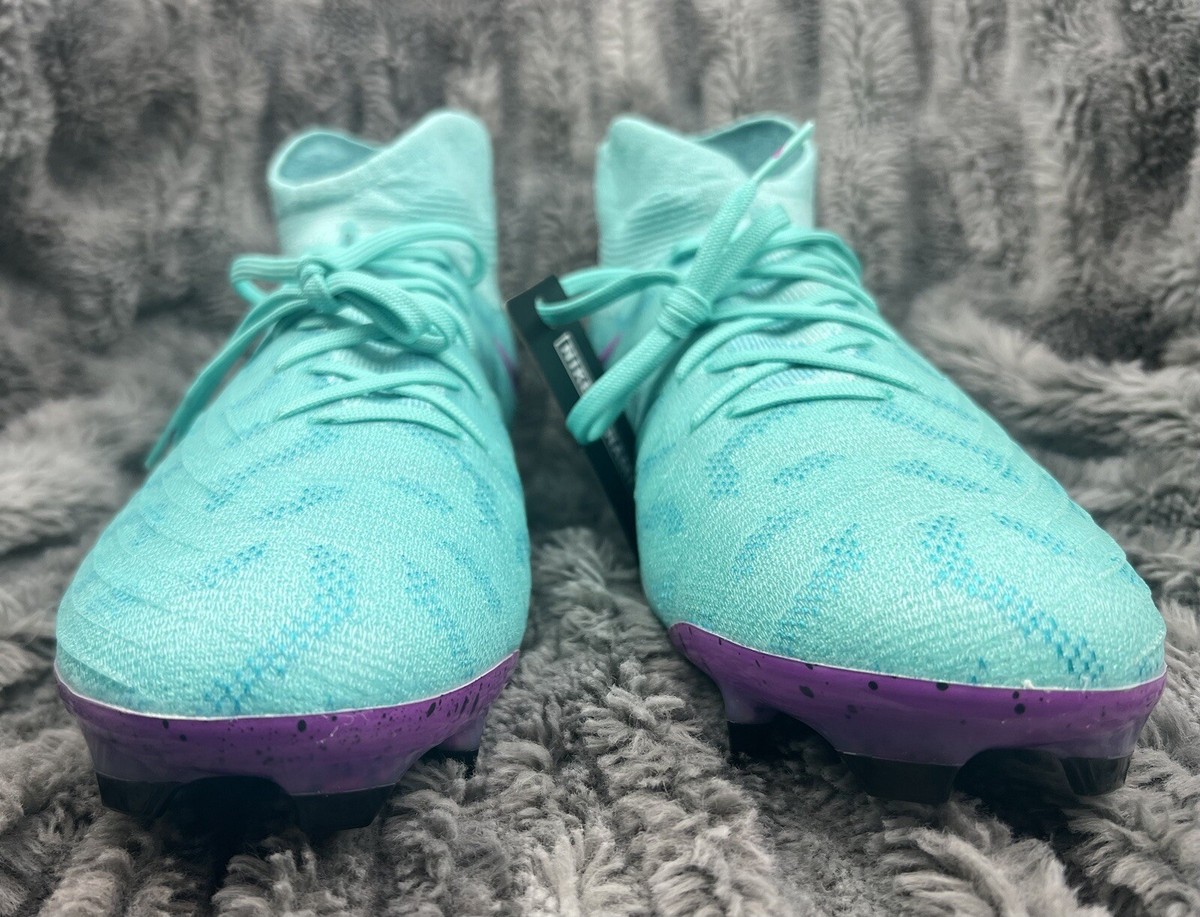 Size 8.5 - Women's Nike Phantom Luna Elite FG Hyper