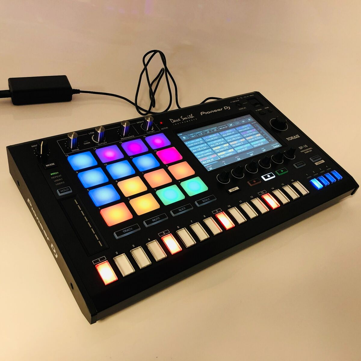 Pioneer DJ TORAIZ SP-16 Pro DJ and Production Sampler Dave Pioneer DJ TORAIZ SP-16 Pro DJ and Production Sampler Dave