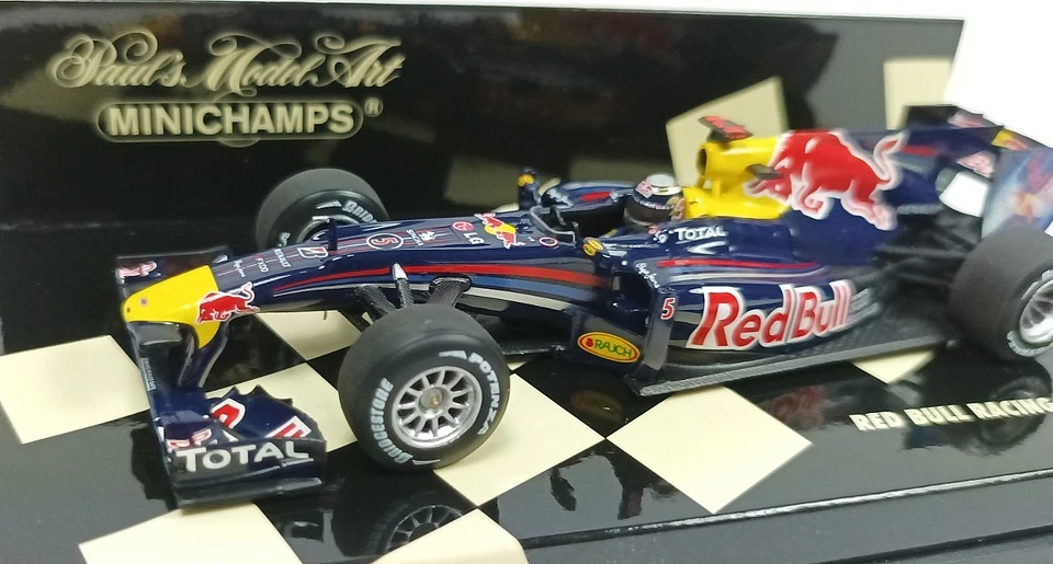 MINICHAMPS Red Bull Racing Renault RB6 Sebastian Vettel Weltmeister 2010 1:43 - Bild 3 von 4