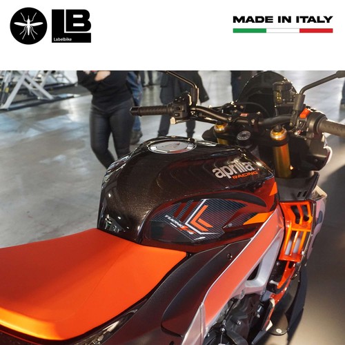 Adesivi 3D Protezioni Laterali serbatoio moto compatibili con Aprilia Tuono V4 - Foto 12 di 12
