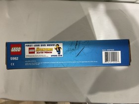 LEGO 5982 Space Police: Smash 'n' Grab Squidtron Mini Figures ATM Money Flames