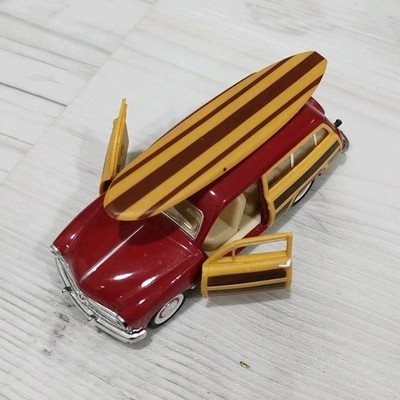 Kinsmart 1949 Ford Woody Wagon 1:40 Diecast Car Red Opening Doors Surfboard