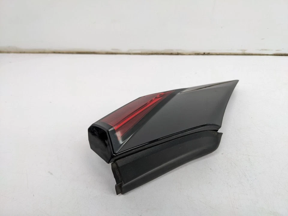 CITROEN E-C4 REAR TAIL LIGHT REFLECTOR LEFT 2020-2025 9835109780 - Image 2 of 4