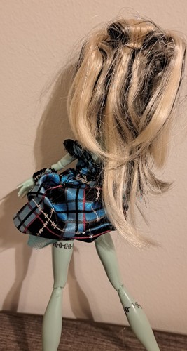 Monster High Frankie Stein Sweet 1600 Doll - Picture 4 of 4