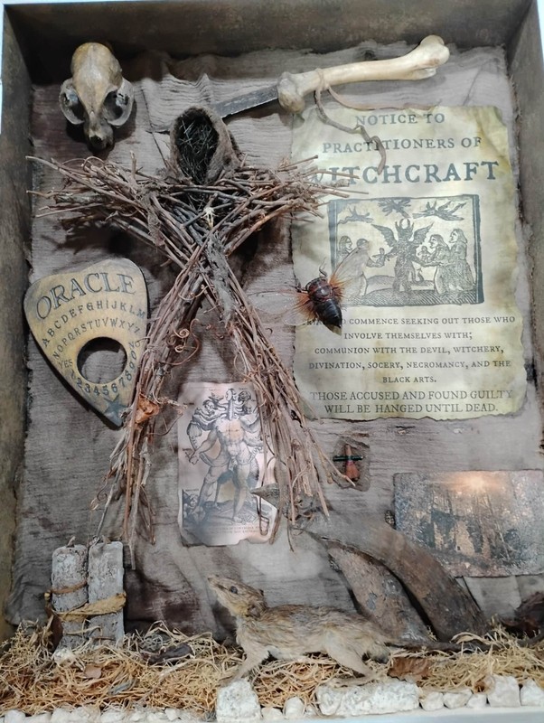 Witchcraft Antique Shadowbox "The Witch of Corcinesco, Italy" (Set No.1)
