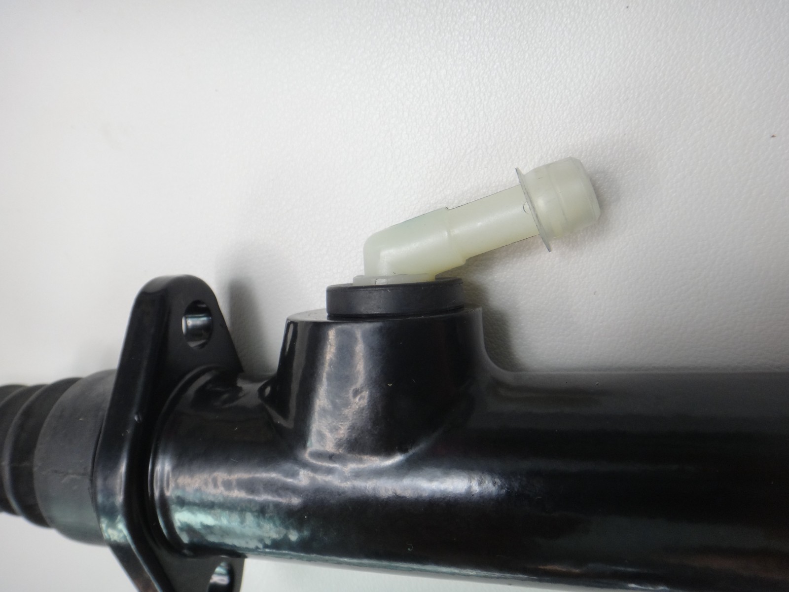 Ferrari  Clutch Master Cylinder 175211 Mondial 1985 288 348 355 456 512 550 575