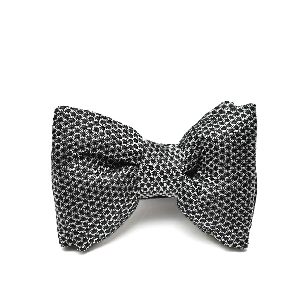Tom Ford — Tom Ford Papillon Bow Tie for Men 100% Silk All-over Pattern Silver & Black