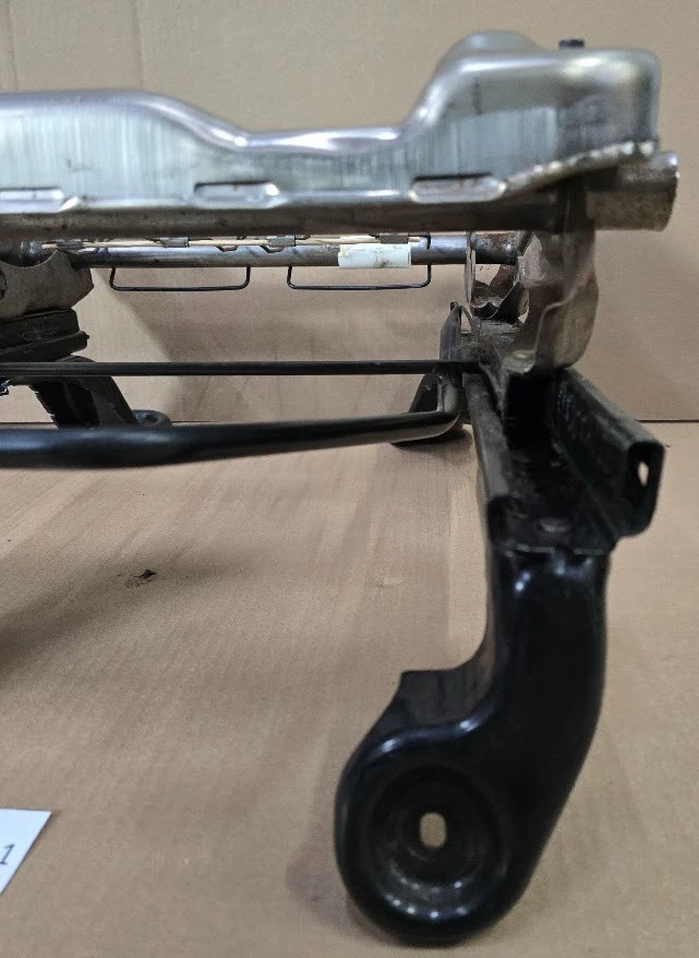 OEM 2013-2018 RAM 1500 2500 Ajustador de asiento de pasajero delantero Base manual Pista BUENO Foto 4 de 4