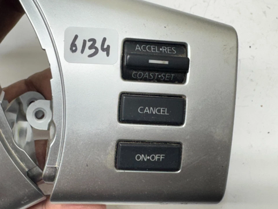 Interruptor de control de crucero de audio Nissan Frontier 2013-2016 OEM Foto 2 de 4