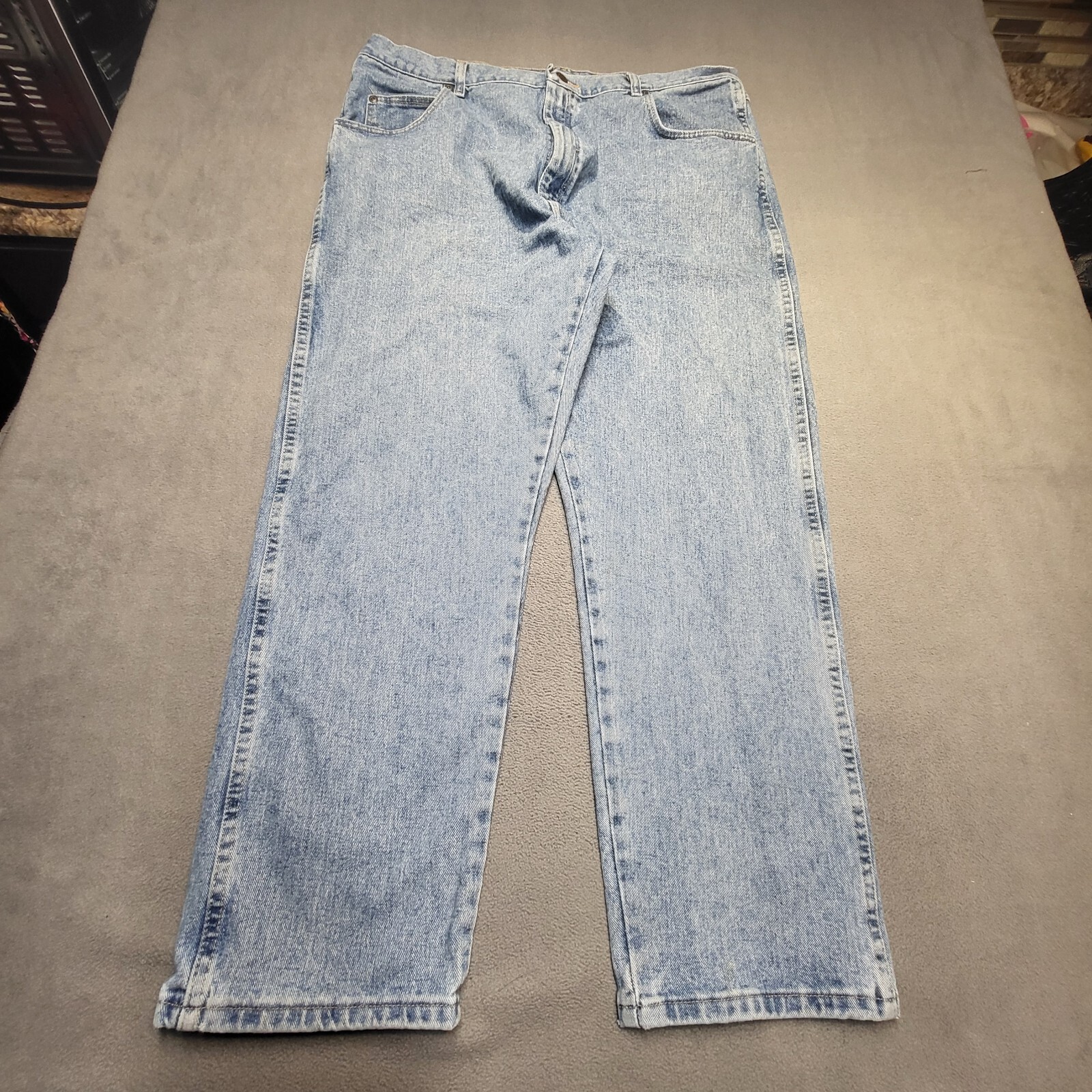 Wrangler Blues Jeans Mens 40x29 Blue Straight Leg Distressed Denim