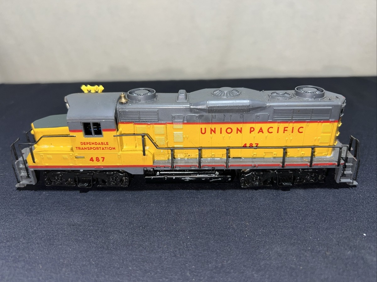 Vintage Mantua HO Union Pacific Diesel Locomotive #487 Powered | eBay