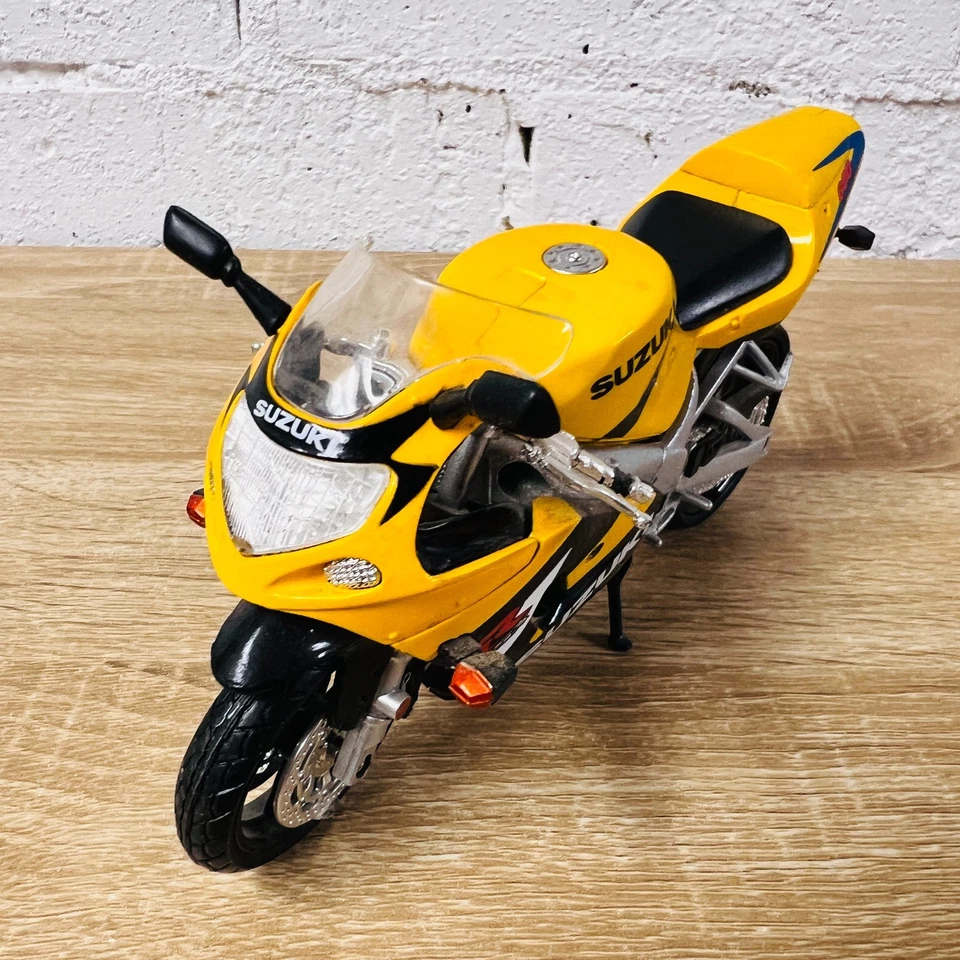 New-Ray Suzuki R600 GSX 1/12 Diecast Yellow Black Model Motorcycle Dirt Bike - Image 2 of 4